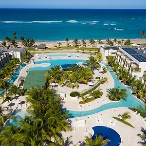 https://now-onyx-punta-cana-uvero-alto.comcaribbean.com