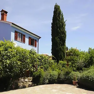 https://guesthouse-the-blue-house.in-istria.net