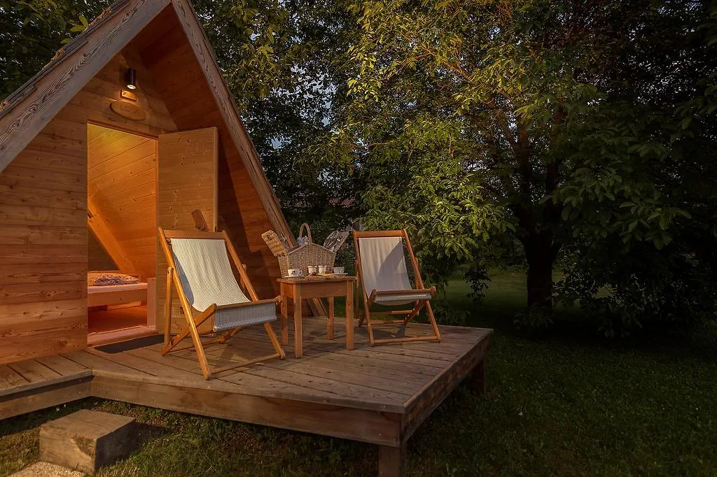 ラグジュアリーテント Glamping Bizjak ゴレンスカ地方
